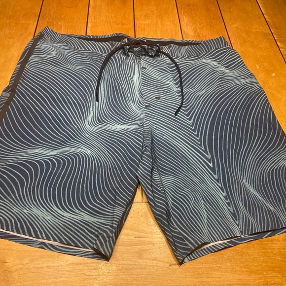 Outerknown Board Shorts 36 Blue Waves Softshell Easy Care 10” Inseam - Picture 1 of 15
